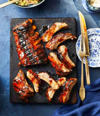 Huisgemaakte Sticky spareribs (BBQ bijgerecht)